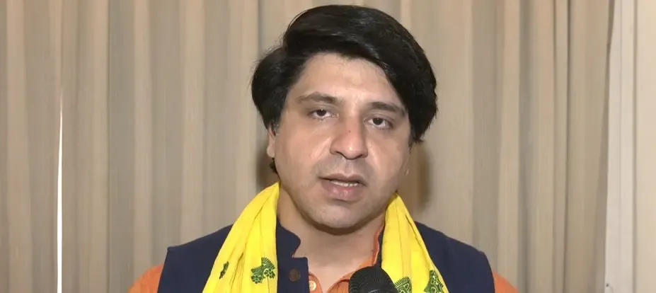 Is Congress Defending Its 'Lost Child' Rahul Gandhi After Robert Vadra's Remarks?