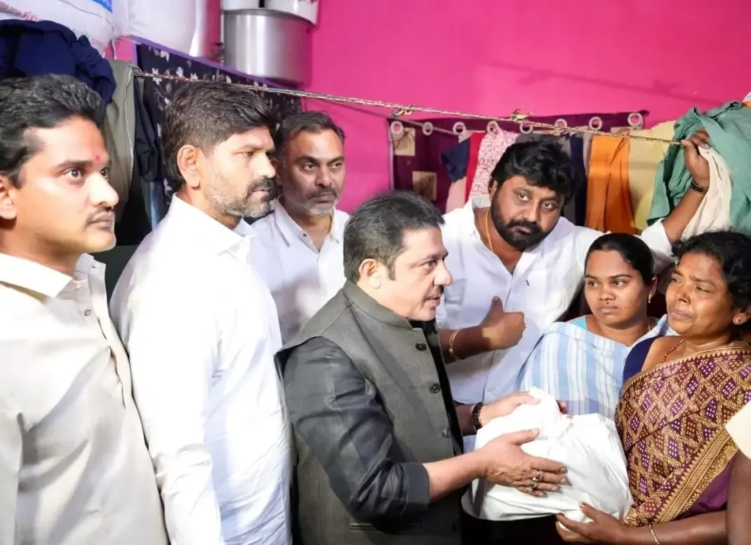 Is there a complaint against K'taka Minister Zameer for Rs 25 lakh cash compensation?