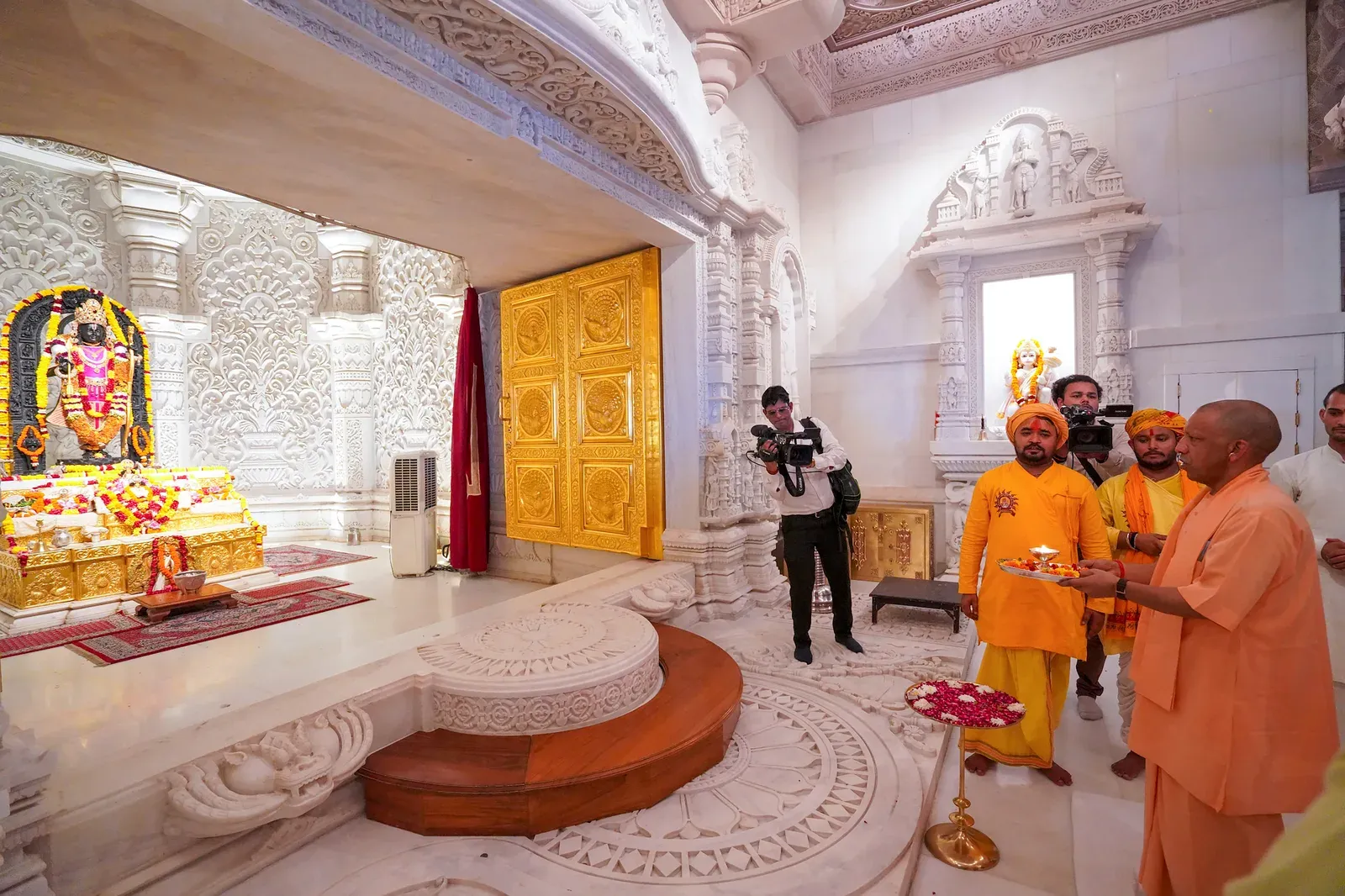 देश विभाजन के लिए कांग्रेस जिम्मेदार — सीएम योगी आदित्यनाथ का अयोध्या में तीखा हमला