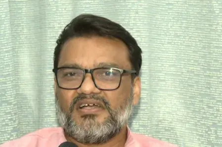 कांग्रेस अध्यक्ष चुनाव विवाद: लोकेश शर्मा का गहलोत पर बड़ा हमला, CM पद न छोड़ने की इच्छा का आरोप