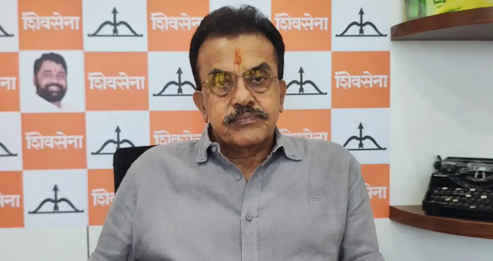 खड़गे PM मोदी से माफी मांगें — शिवसेना के संजय निरुपम की माँग, पृथ्वीराज चव्हाण ने भी की आलोचना