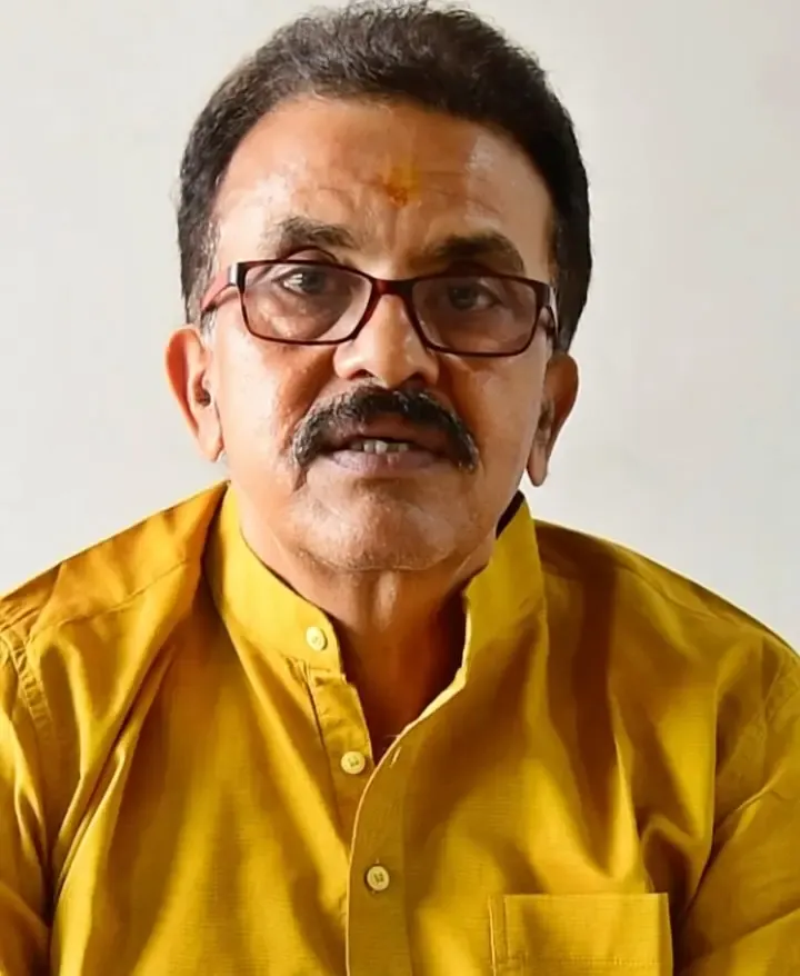 Shiv Sena Critiques Congress' Caste-Centric Resolution