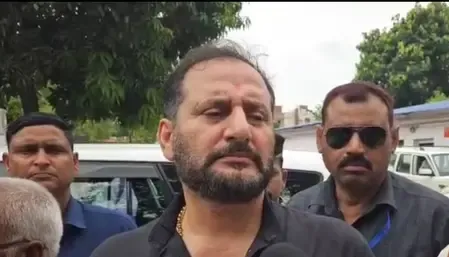 कांग्रेस देश नहीं, परिवार की पार्टी है : नीरज कुमार सिंह  