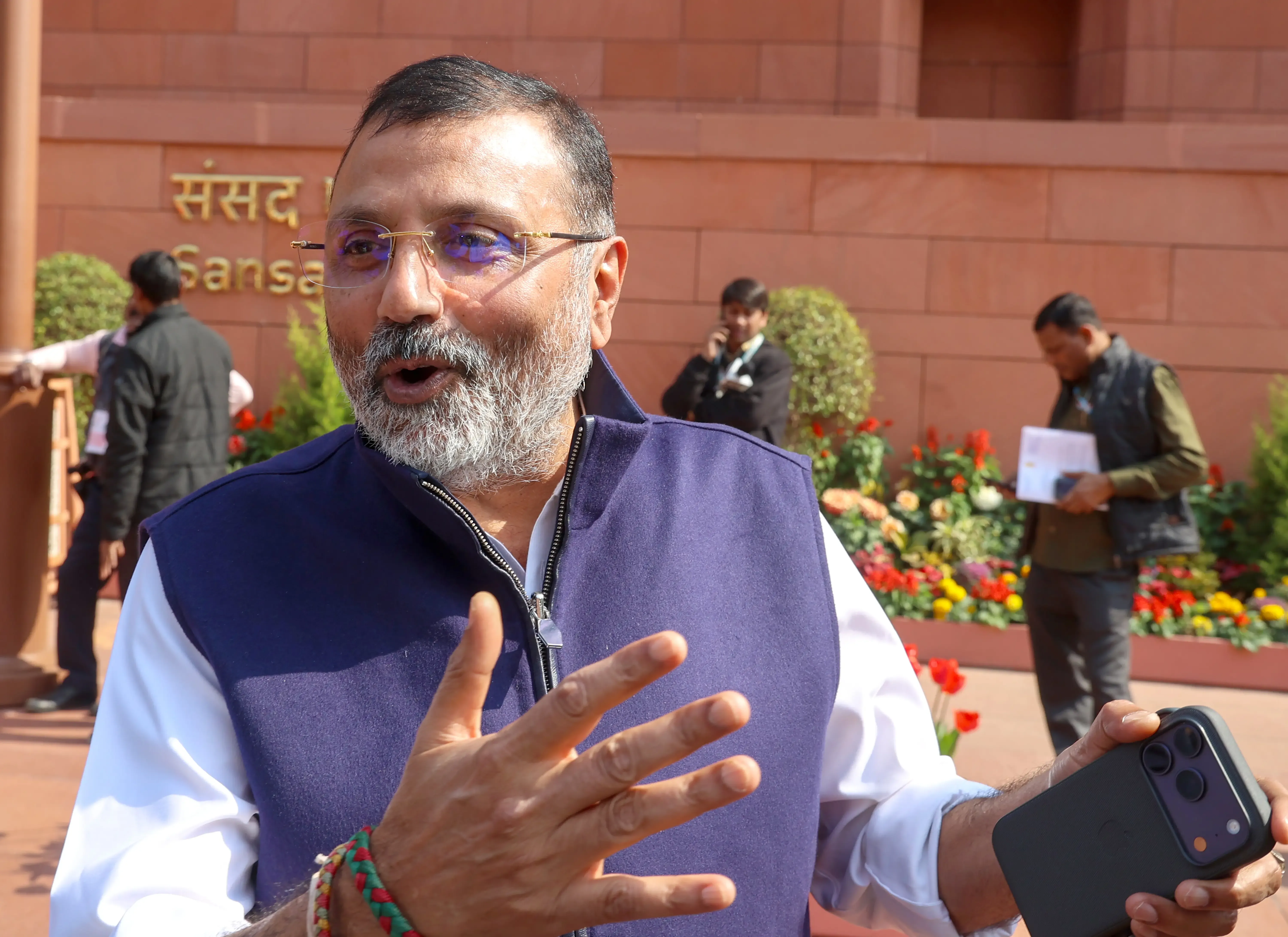 कांग्रेस के काले कारनामों का प्रभाव: निशिकांत दुबे का तीखा हमला