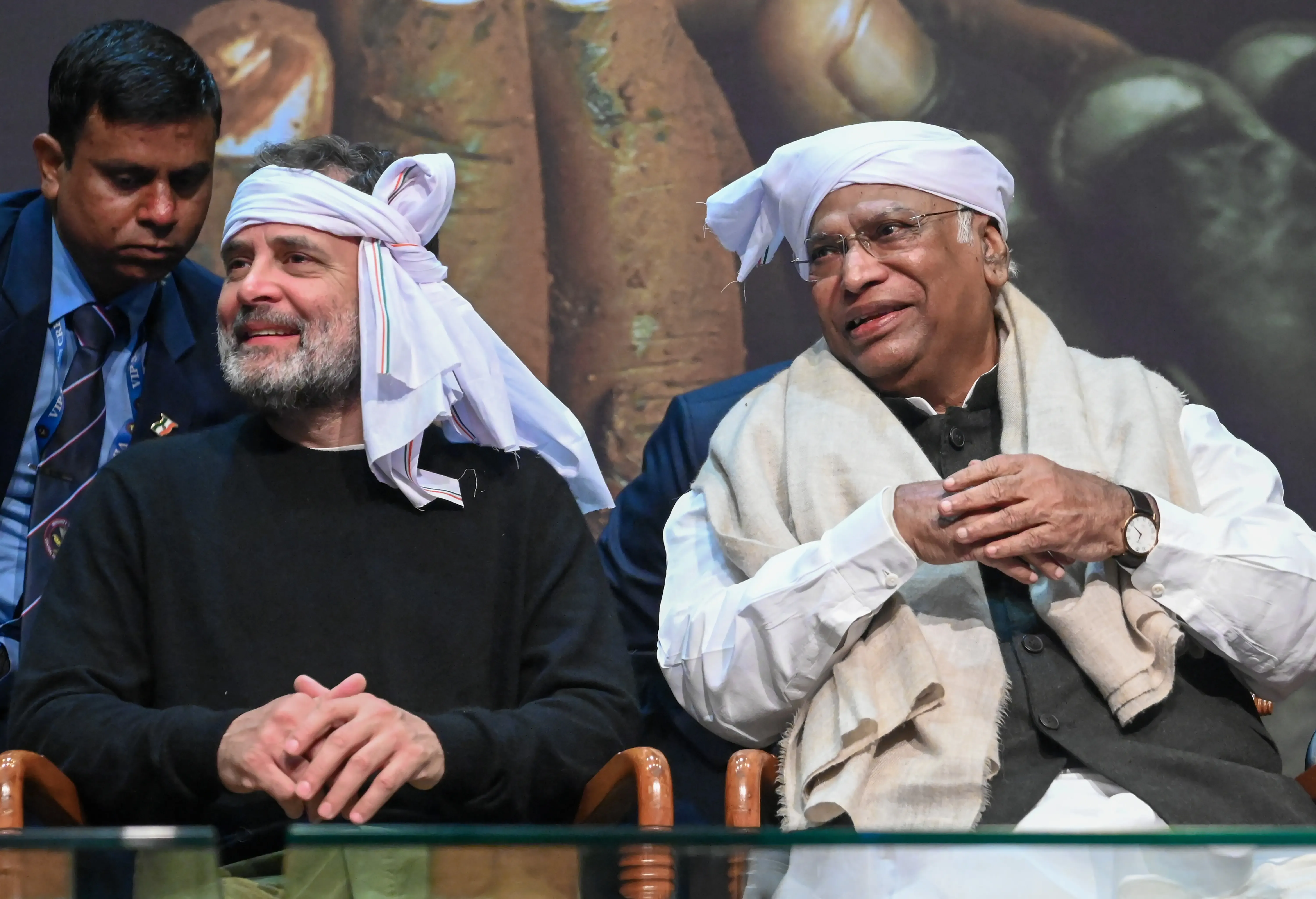 Should Congress Leaders Avoid Public Discussion of Party Matters?