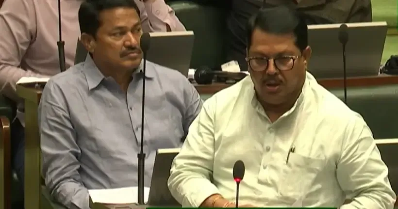 Congress MLA Vijay Wadettiwar Calls for Action Against Teak Smuggling Rings
