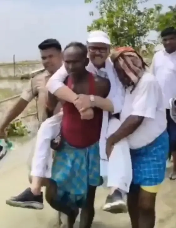 Did Congress MP Tariq Anwar's Flood Inspection Stir Controversy in Bihar?