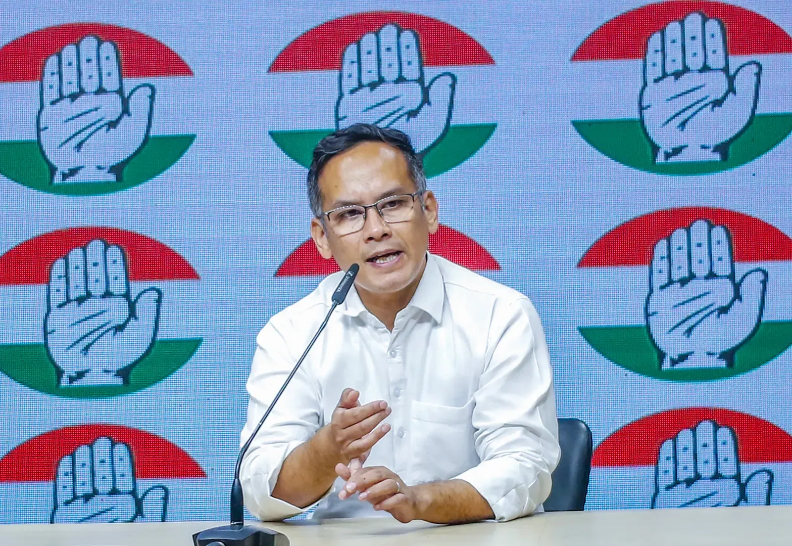 UPI MDR charge: Congress MPs say Finance panel never discussed 0.4% levy
