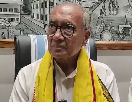 कांग्रेस ने हमेशा आदिवासी समाज के हितों की रक्षा की : दिग्विजय सिंह 