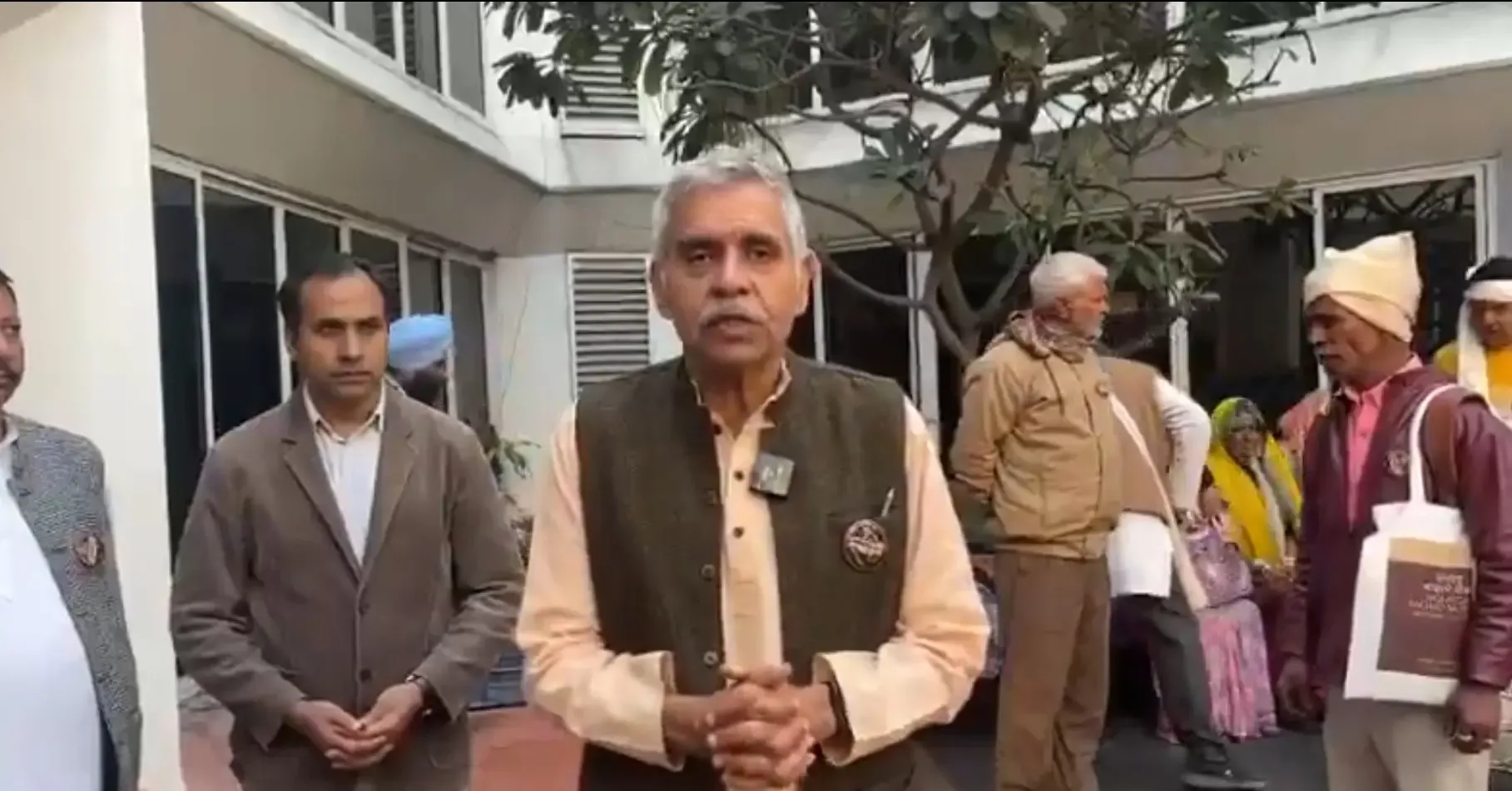 क्या सरकार ने सिर्फ अपनी राजनीति के लिए मनरेगा कानून को बदला और मजदूरों को परेशान किया?