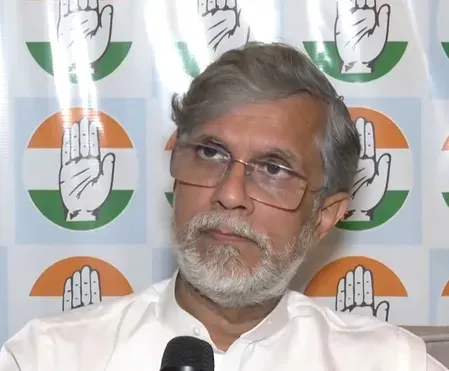 कांग्रेस ने सरकार की आलोचना की, कहा-'देश के इतिहास से जुड़े तथ्यों को बार-बार दोहराने की जरूरत नहीं'