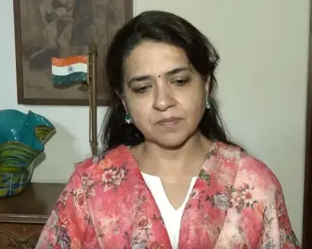 कांग्रेस पर शिवसेना नेता शाइना एनसी का तंज- एलपीजी मामले में कब तक झूठ बोलेंगे 