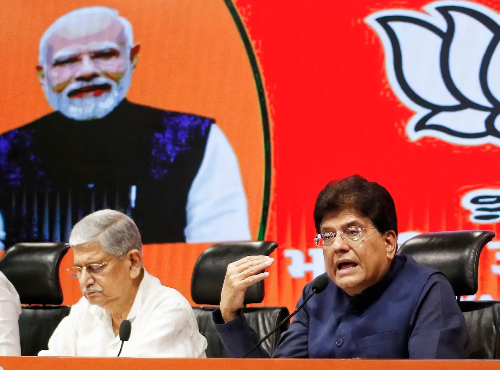 BJP accuses Congress of misusing ECI, awarding Padma Vibhushan to sitting CEC