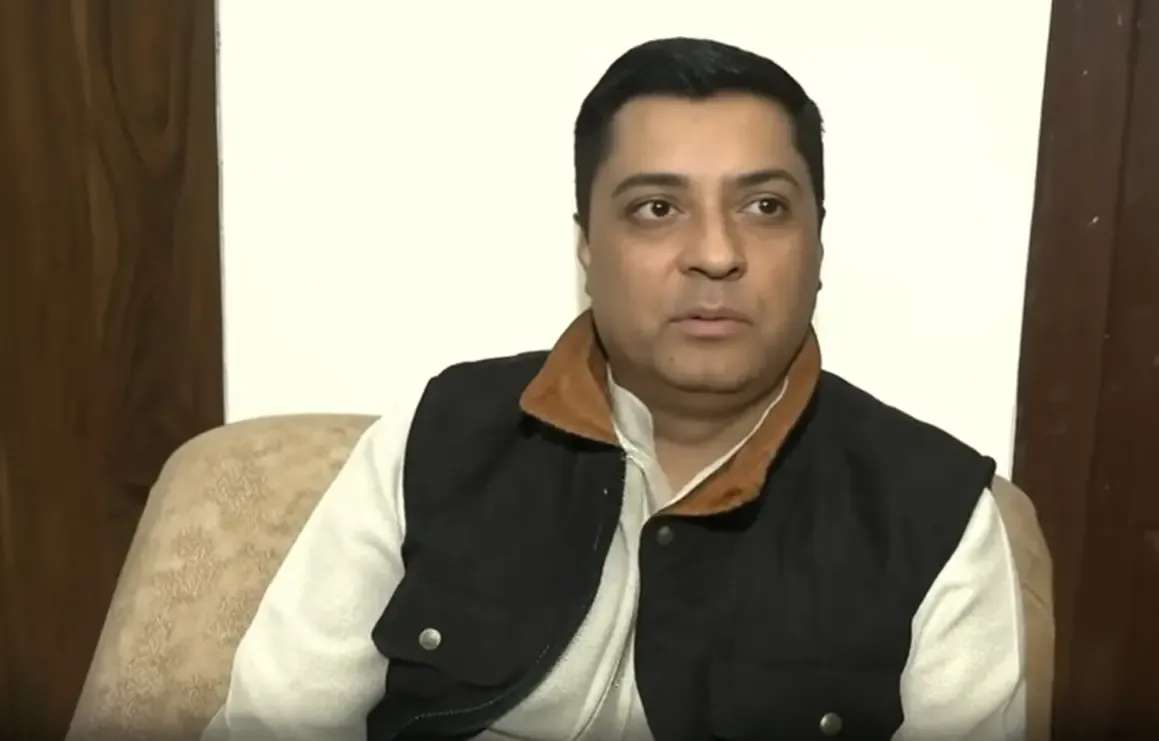 क्या संजीव सिंह ने जितेंद्र यादव को धमकी दी थी? कांग्रेस की समीक्षा बैठक में बवाल