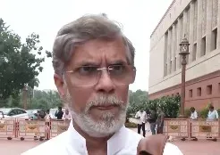 कांग्रेस सांसदों ने एनडीए सरकार पर युवाओं को गुमराह करने का लगाया आरोप