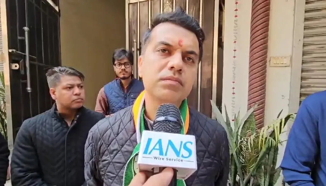 Congress Criticizes Kejriwal for Shifting Focus from Key Issues as AAP's Popularity Declines