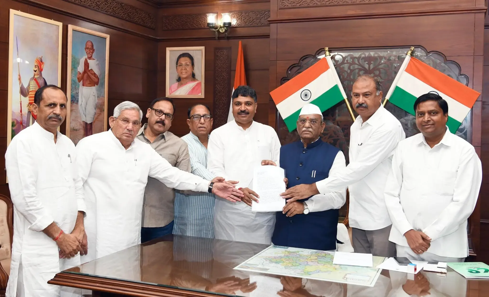 Did Congress Submit a Memorandum to the Governor Over Alleged Spying in Rajasthan Assembly?