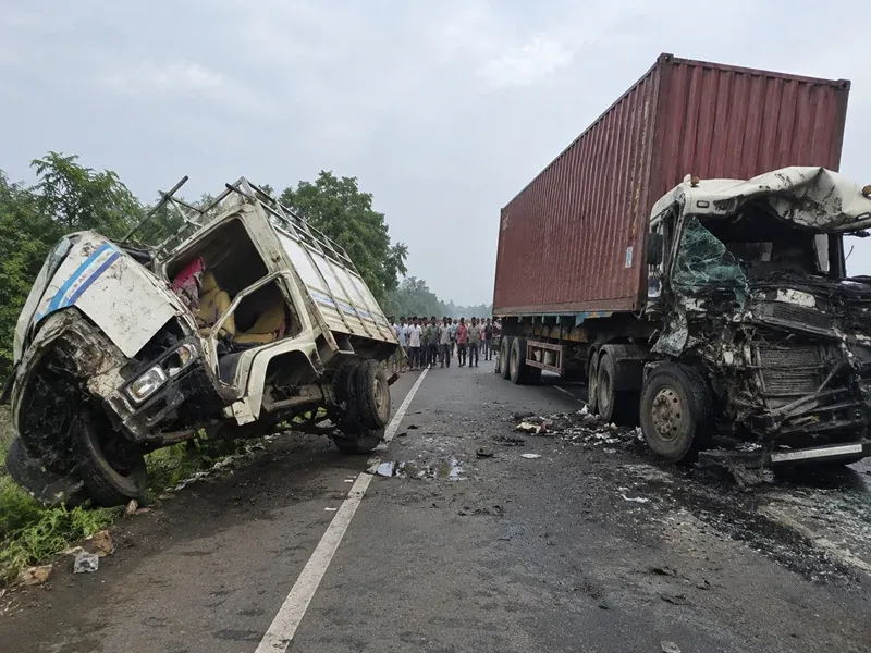Palghar highway crash kills 12 as truck hits wedding party vehicle