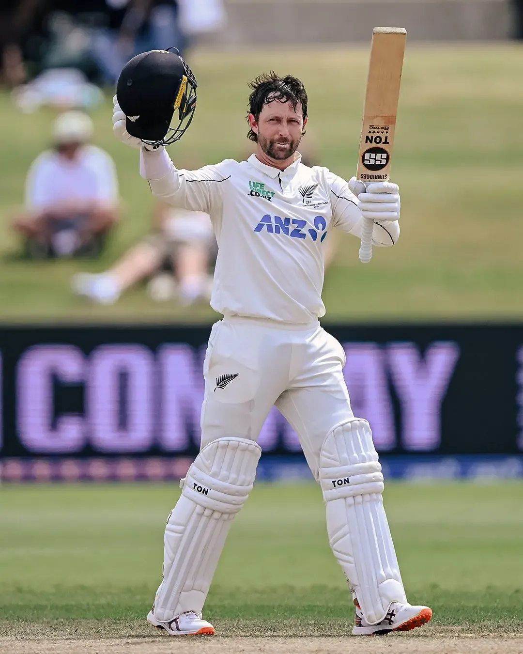 How did Conway become the first NZ batter to hit a double Test ton and a century in the same match?