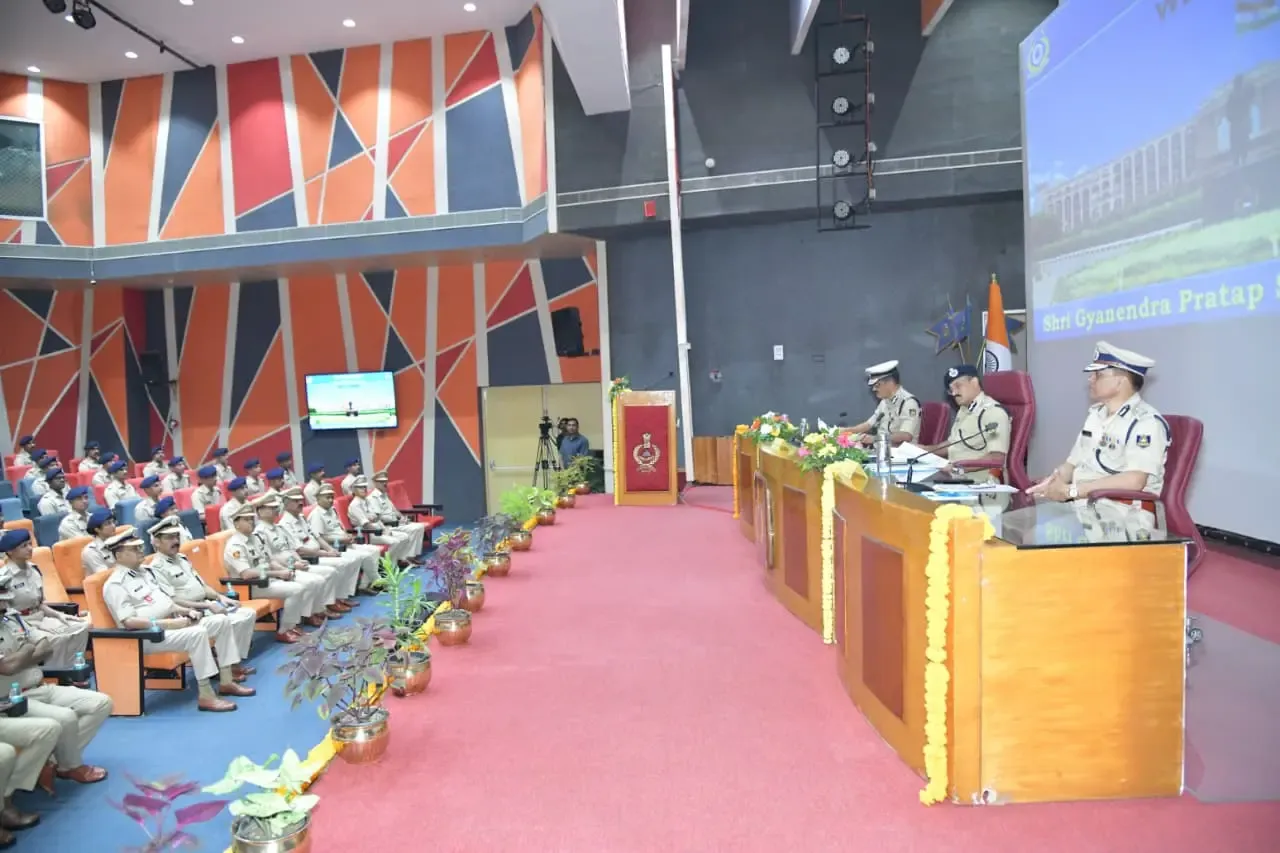 सीआरपीएफ डीजी ज्ञानेंद्र प्रताप सिंह ने 99 ट्रेनी अधिकारियों को किया संबोधित, बोले — अच्छे इंसान बनना सबसे बड़ी जिम्मेदारी