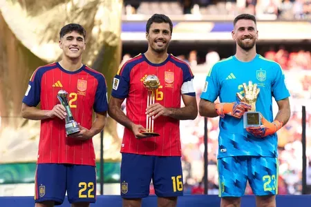Pau Cubarsi wins FIFA Young Player Award; Unai Simon claims Golden Glove