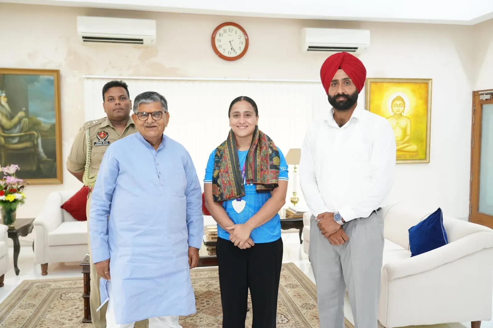 CWG 2026 रजत पदक विजेता हरजिंदर कौर को पंजाब राज्यपाल कटारिया ने चंडीगढ़ में किया सम्मानित