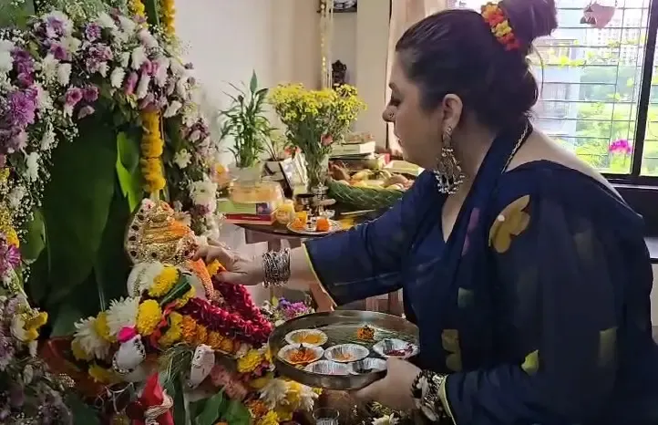 डेलनाज ईरानी और दिव्या दत्ता ने मनाई गणेश चतुर्थी, बोलीं- 'बप्पा को अच्छे विचार और मीठी जुबान ज़्यादा पसंद'