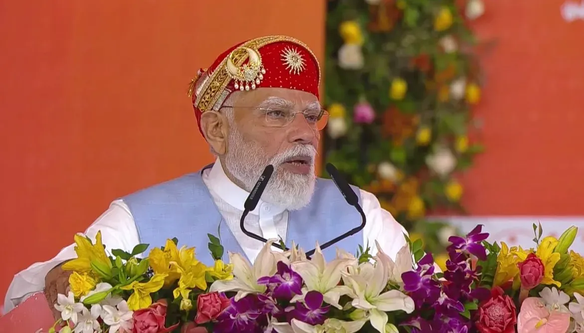 दमन में PM मोदी ने किया नमो एयरपोर्ट टर्मिनल का उद्घाटन, ₹2,970 करोड़ की विकास परियोजनाओं की सौगात