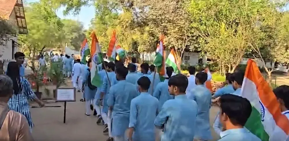 दांडी यात्रा की 96वीं वर्षगांठ: साबरमती आश्रम से विद्यार्थियों की प्रेरणादायक पदयात्रा