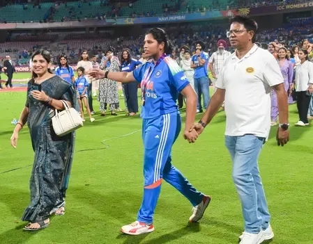 How Did Richa Ghosh Overcome Pain to Shine in the Women's ODI World Cup?