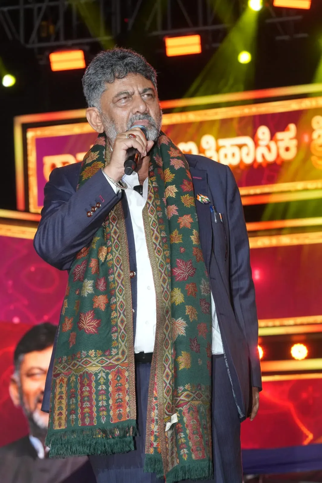 Darshan fans disrupt CM Shivakumar's speech in Ramanagara, urge actor's release