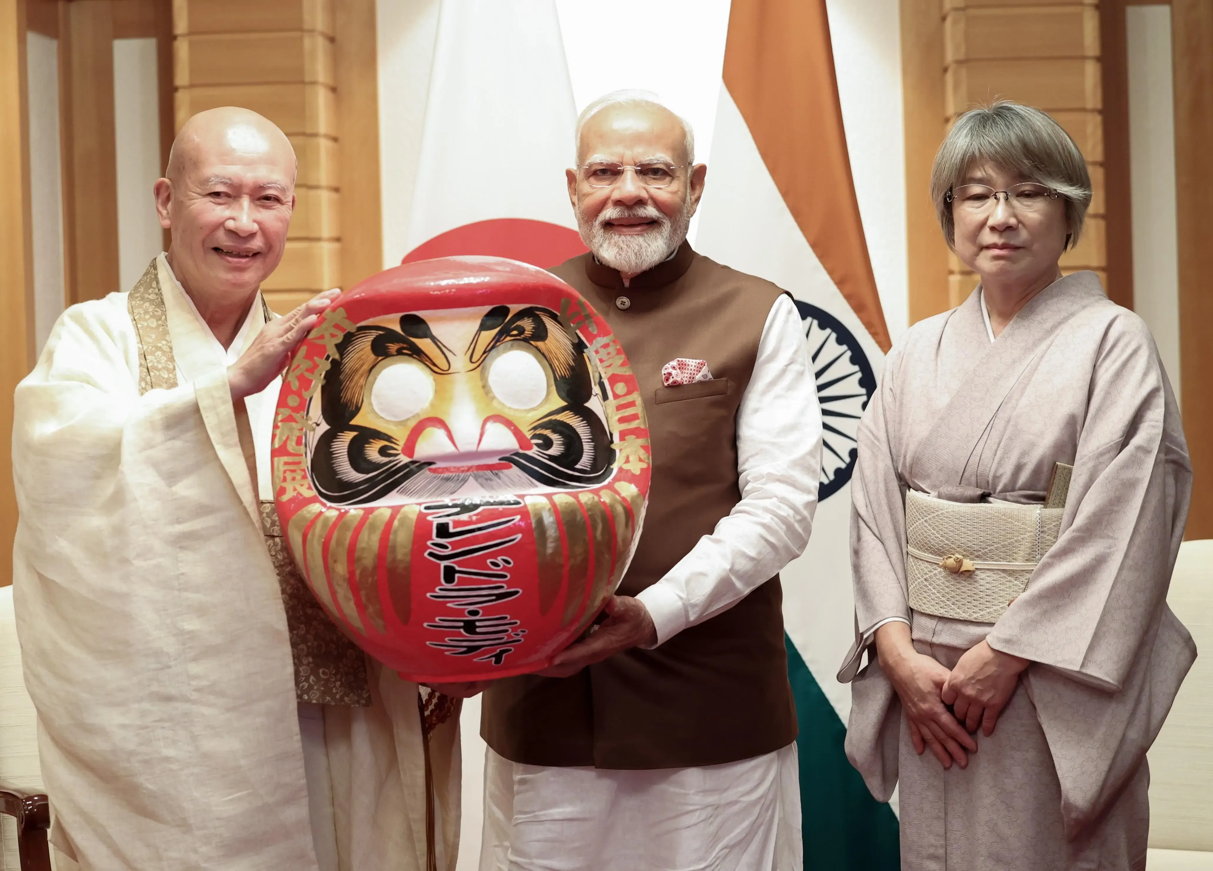 What Unique Gift Did PM Modi Receive During His Japan Visit?