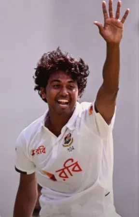 हसन महमूद की 6 विकेट की धारदार गेंदबाज़ी, डार्विन टेस्ट में ऑस्ट्रेलिया 198 रन पर ढेर