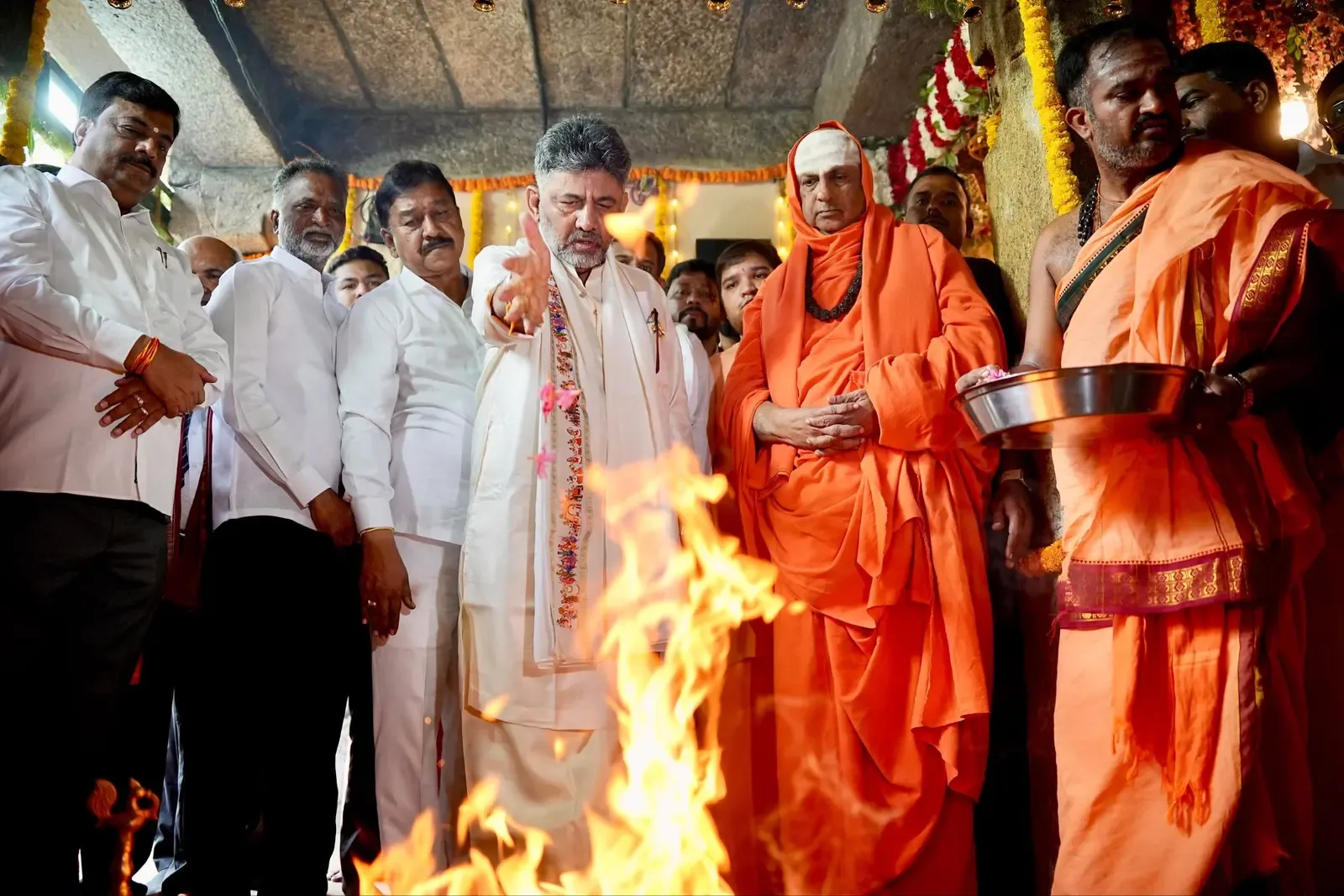 Mysuru Dasara 2026: Shivakumar prays for harmony, end to injustice