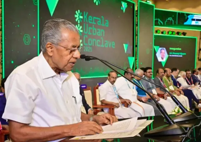 केरल के सीएम विजयन ने रेवंत रेड्डी पर किया तीखा पलटवार