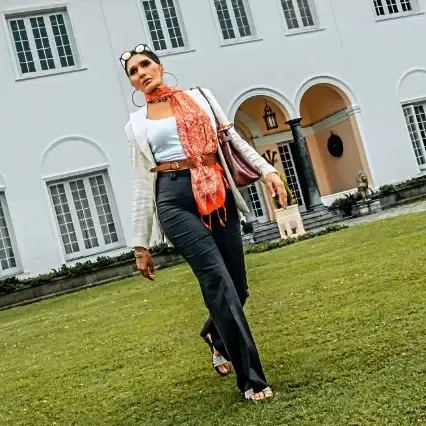 अनु अग्रवाल ने दिखावे की दौड़ में ठहरने का महत्व बताया