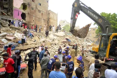What Caused the Death Toll in Karachi's Building Collapse to Rise to 13?