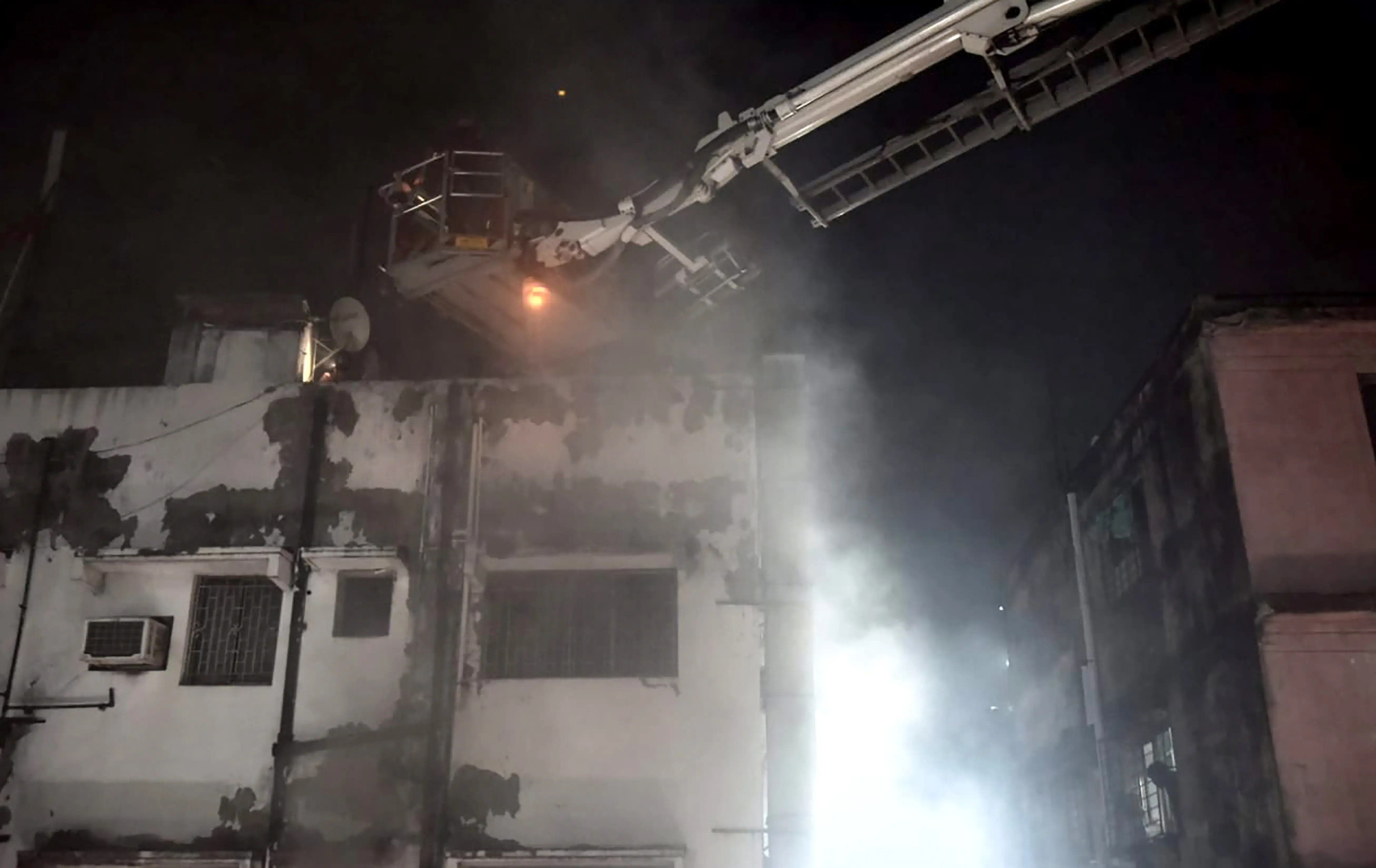 What Led to the Rising Death Toll in Kolkata's Hotel Fire?