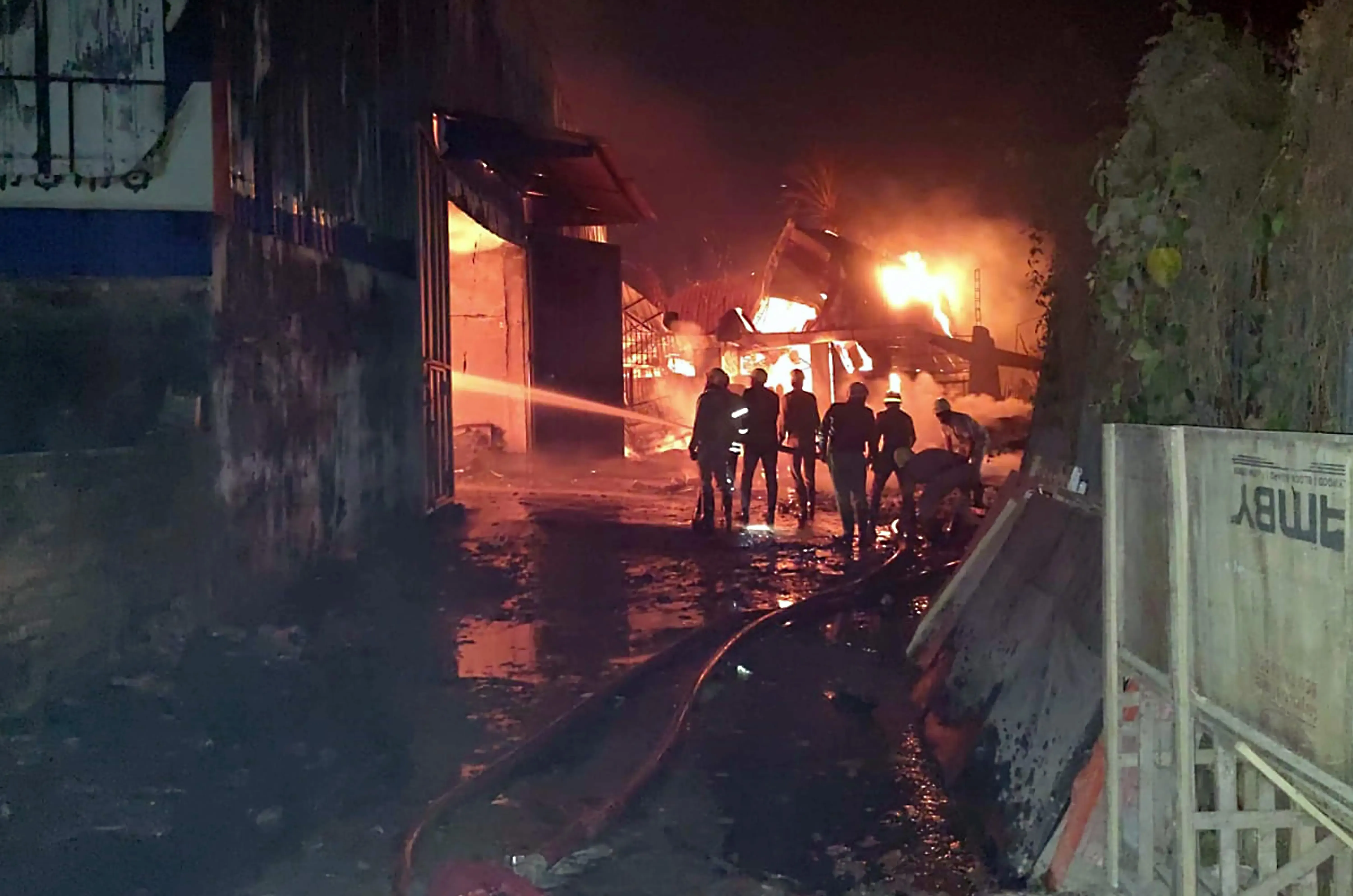 How Many Lives Were Lost in the Kolkata Warehouse Fire?