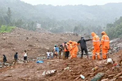 Wayanad mudslide toll rises to 4; Priyanka Gandhi urges rescue support