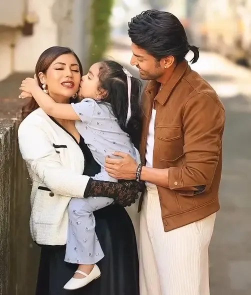 Debinna Bonnerjee emphasises on teaching kids by ‘letting them watch’ & observe 