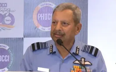 क्या पाकिस्तानी एक्स हैंडल ने एयर मार्शल का फर्जी वीडियो फैलाया है? फैक्ट चेक में गलत साबित हुआ दावा