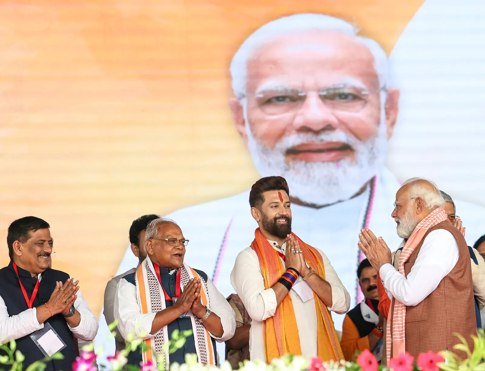 Congress, RJD blame BJP for Majhi-Paswan SC/ST quota row