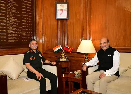 थल सेना प्रमुख जनरल द्विवेदी से मिले नामित उच्चायुक्त त्रिवेदी, भारत-बांग्लादेश आर्मी-टू-आर्मी संपर्क पर मंथन