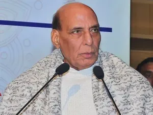 Defence Minister Encourages IIT-Mandi Students to Advance R&D