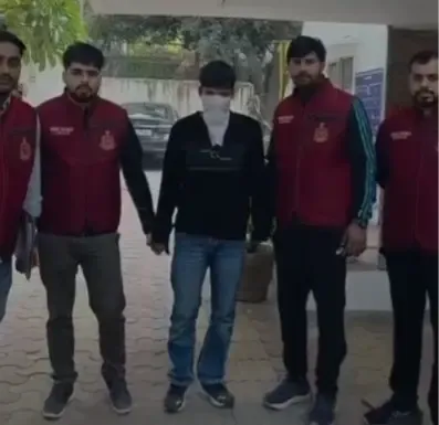 क्या दिल्ली के आली विहार में चाकू घोंपने वाला शातिर अपराधी गिरफ्तार हुआ?