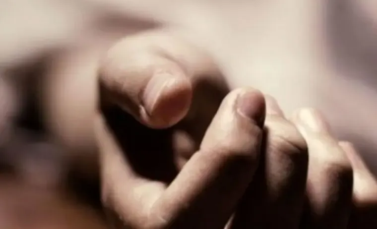 नई दिल्ली: आदर्श नगर में पति-पत्नी पर चाकू से हमला, पत्नी की मौत, पुलिस कर रही जांच