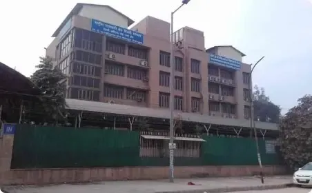 क्या दिल्ली अधीनस्थ सेवा चयन बोर्ड की मार्च में होने वाली परीक्षा पर रोक और आयु सीमा बढ़ाई जा सकती है?