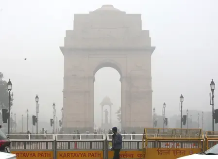 Is Delhi's Air Pollution Approaching Severe Levels Amid Fog and Cold?