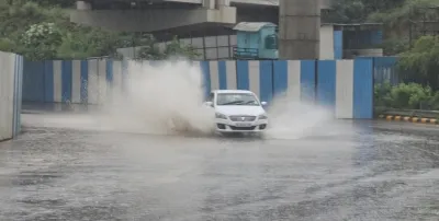 Are Flight Delays Expected at Delhi Airport Due to Heavy Rain and Winds?